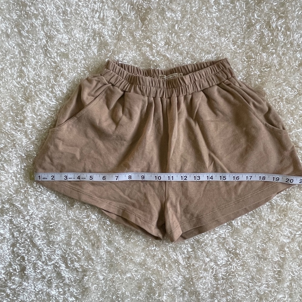 Shorts - Picture 3 of 7